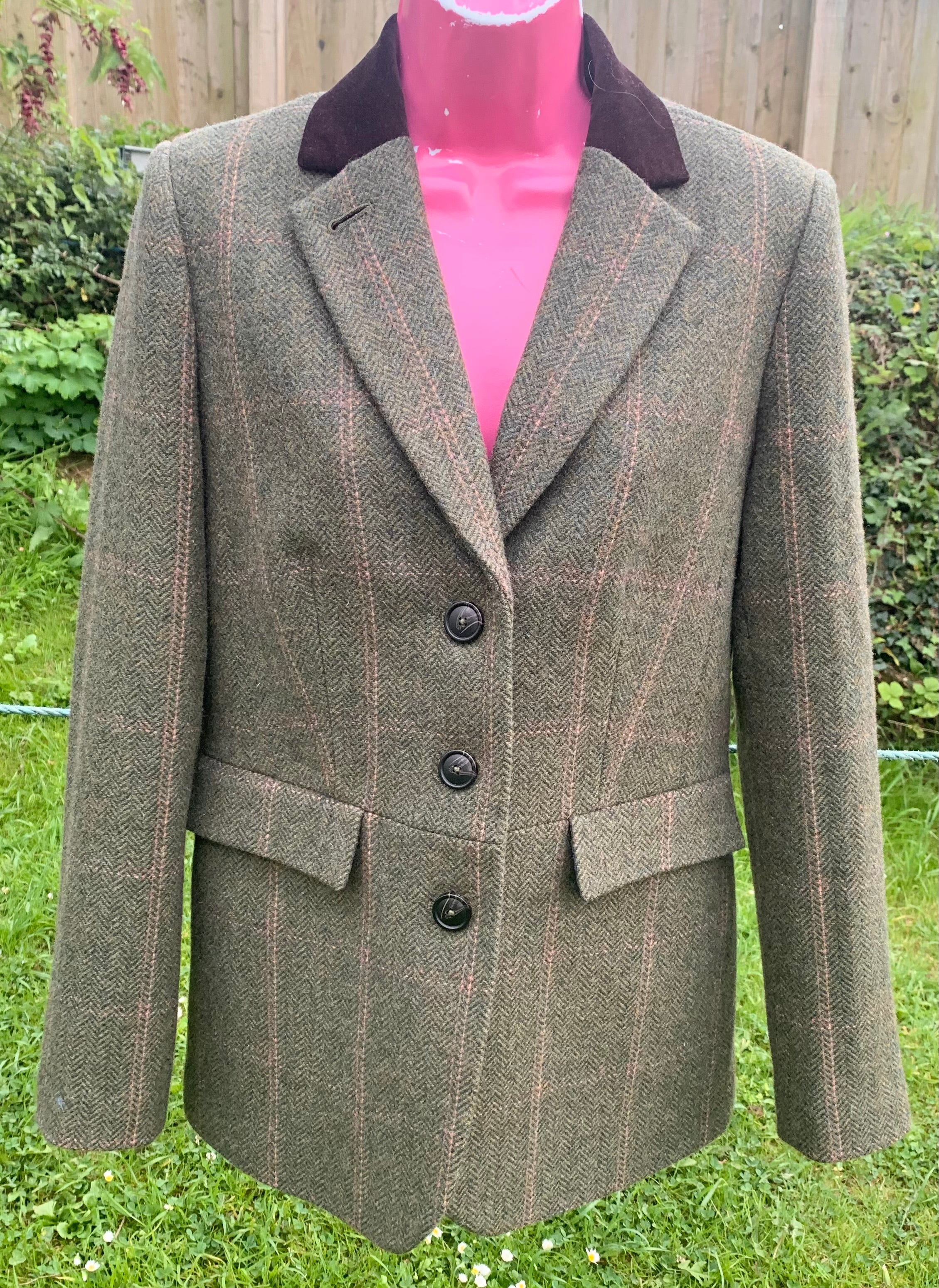 Tweed show jacket size 10 hotsell