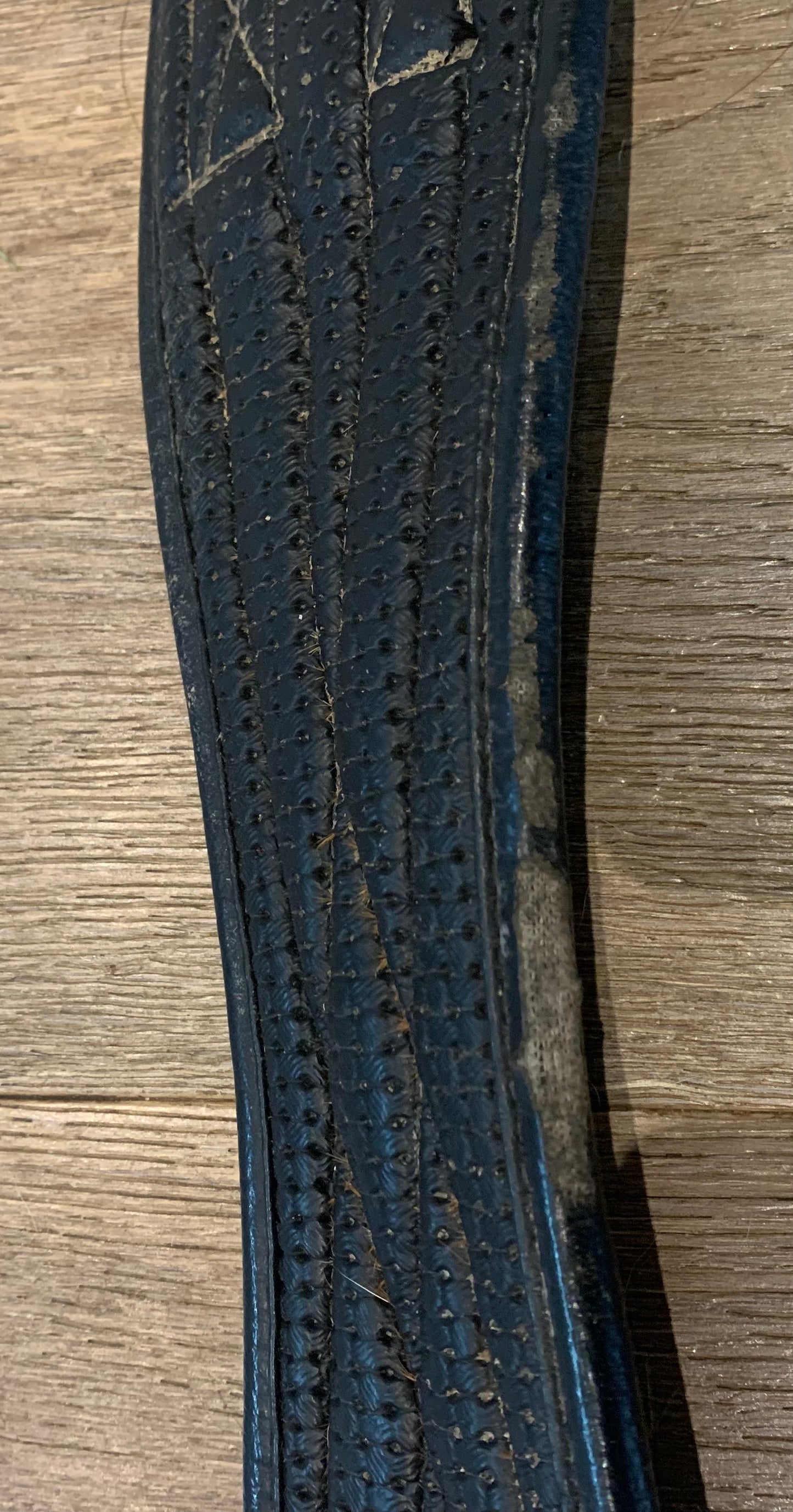 Black Thorowgood synthetic 36” girth&nbsp; Elasticated one end