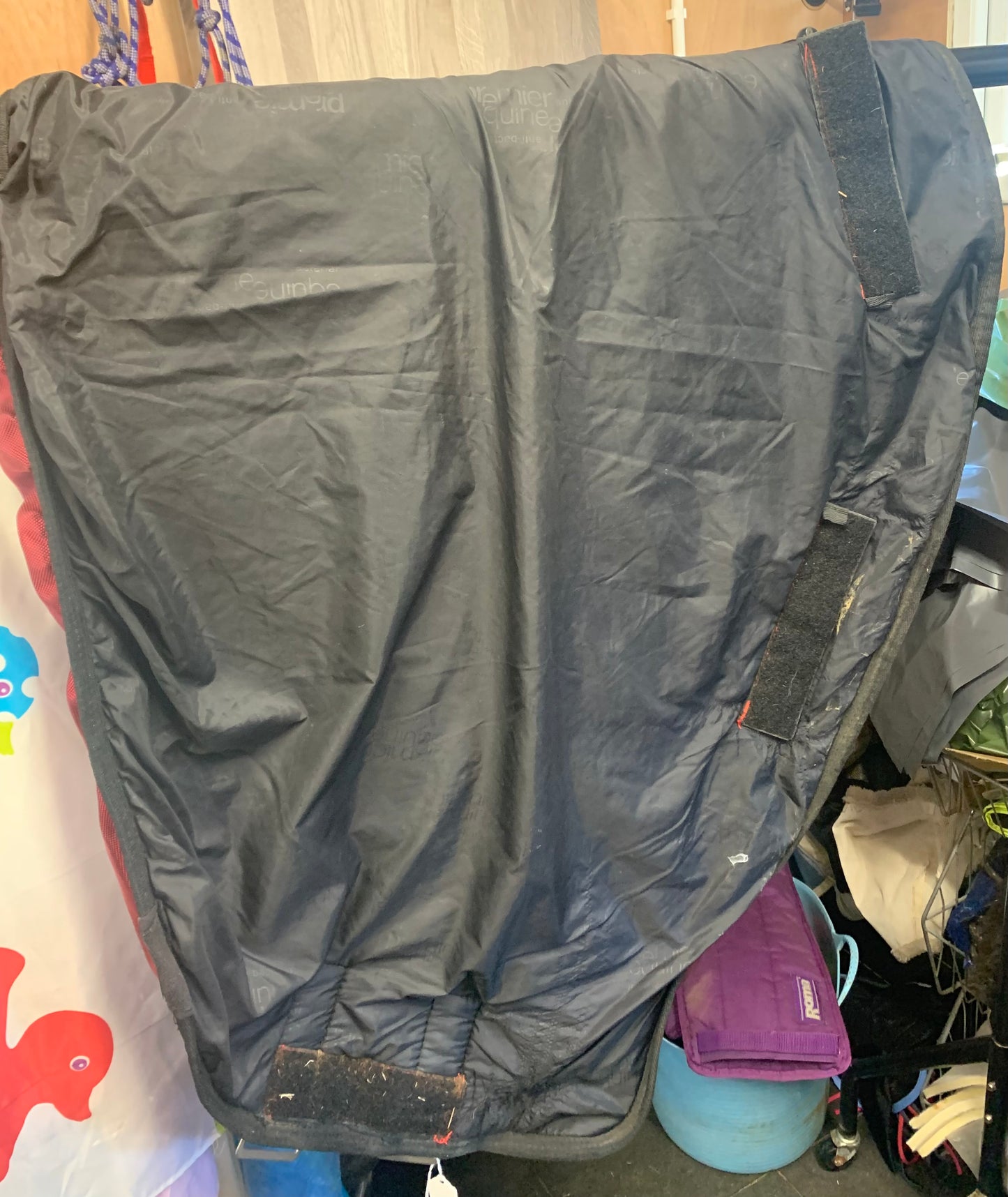 Premier equine size small200g turnout neck