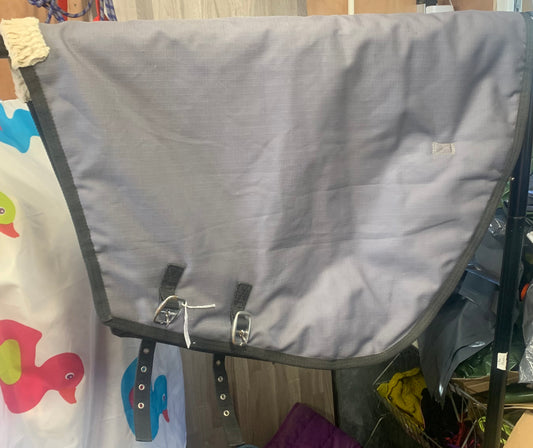 Size small medium weight turn out neck