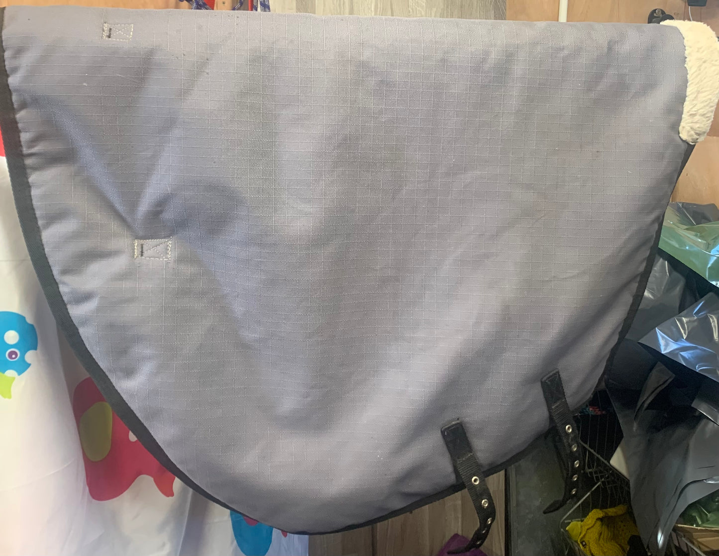 Size small medium weight turn out neck