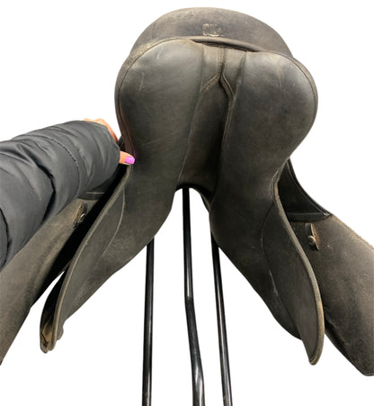 Thorowgood T4 (not adjustable) Black synthetic saddle 17.5” seat 8” width