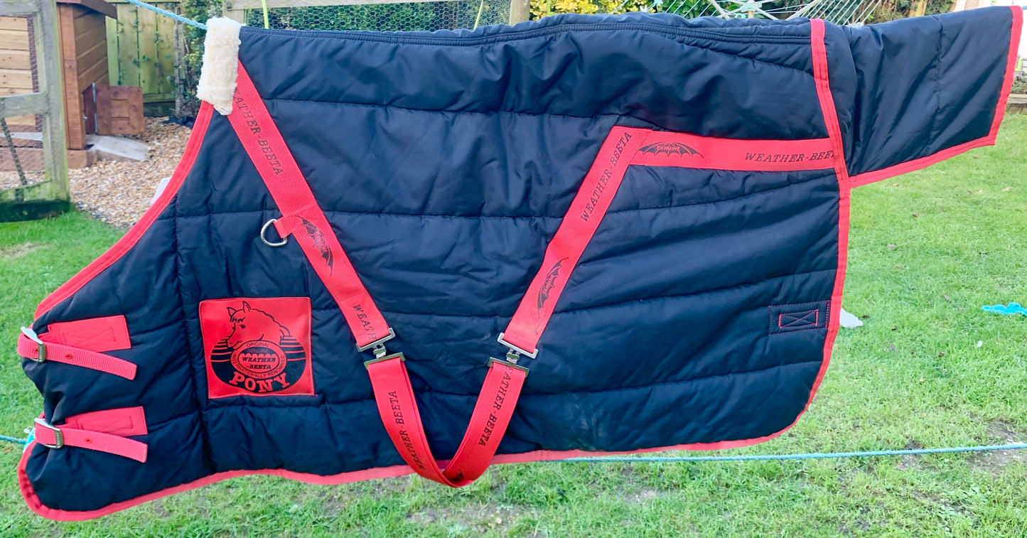 Weatherbeeta 4’0 middle/heavy weight stable rug