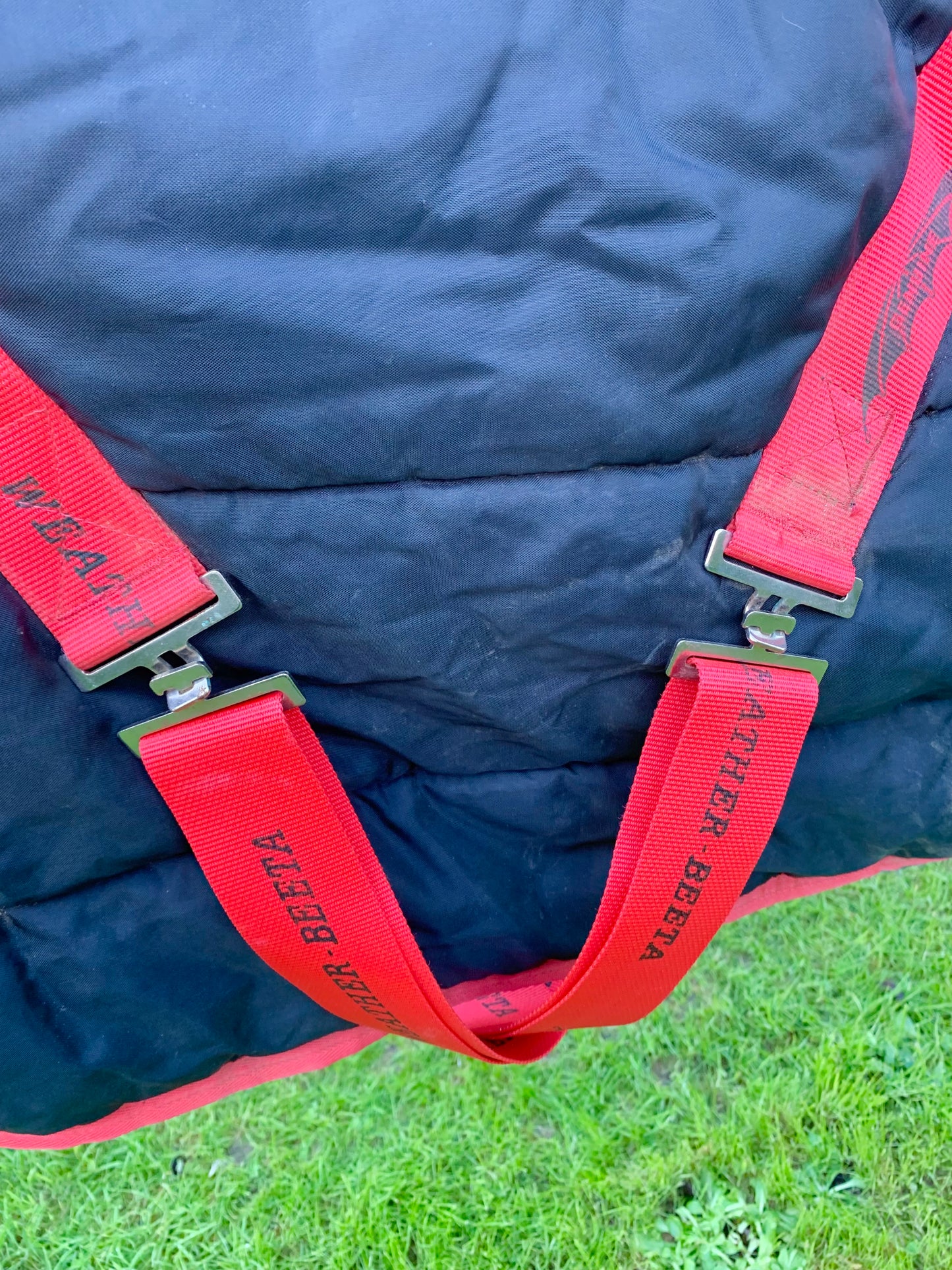 Weatherbeeta 4’0 middle/heavy weight stable rug