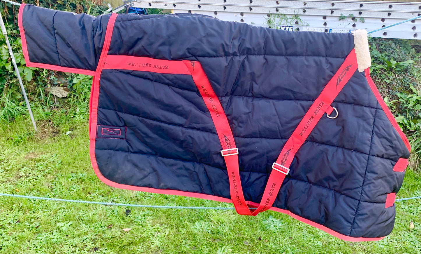 Weatherbeeta 4’0 middle/heavy weight stable rug