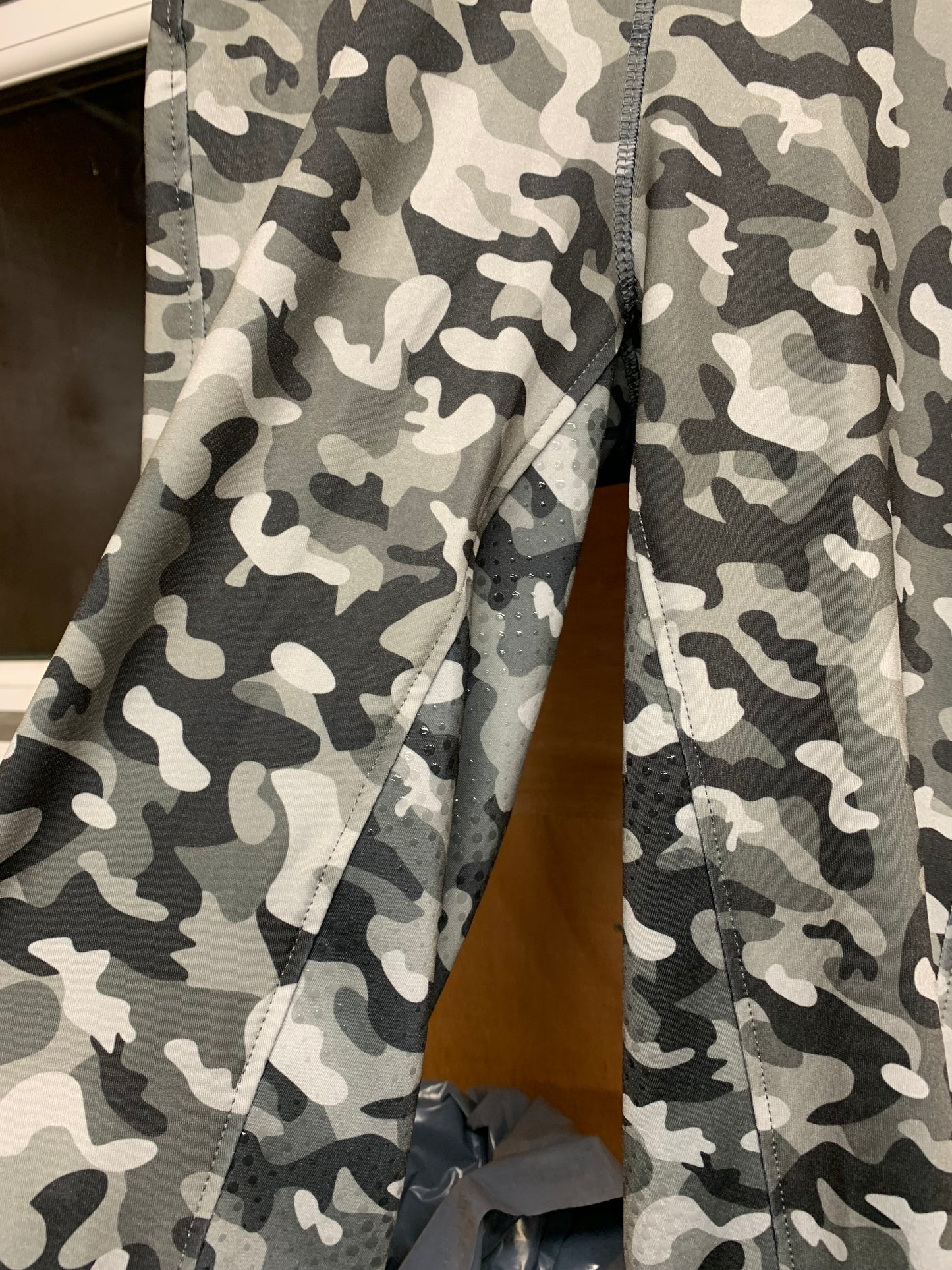 New with tag Rhinegold Full Seat Camo Riding Tights size 8