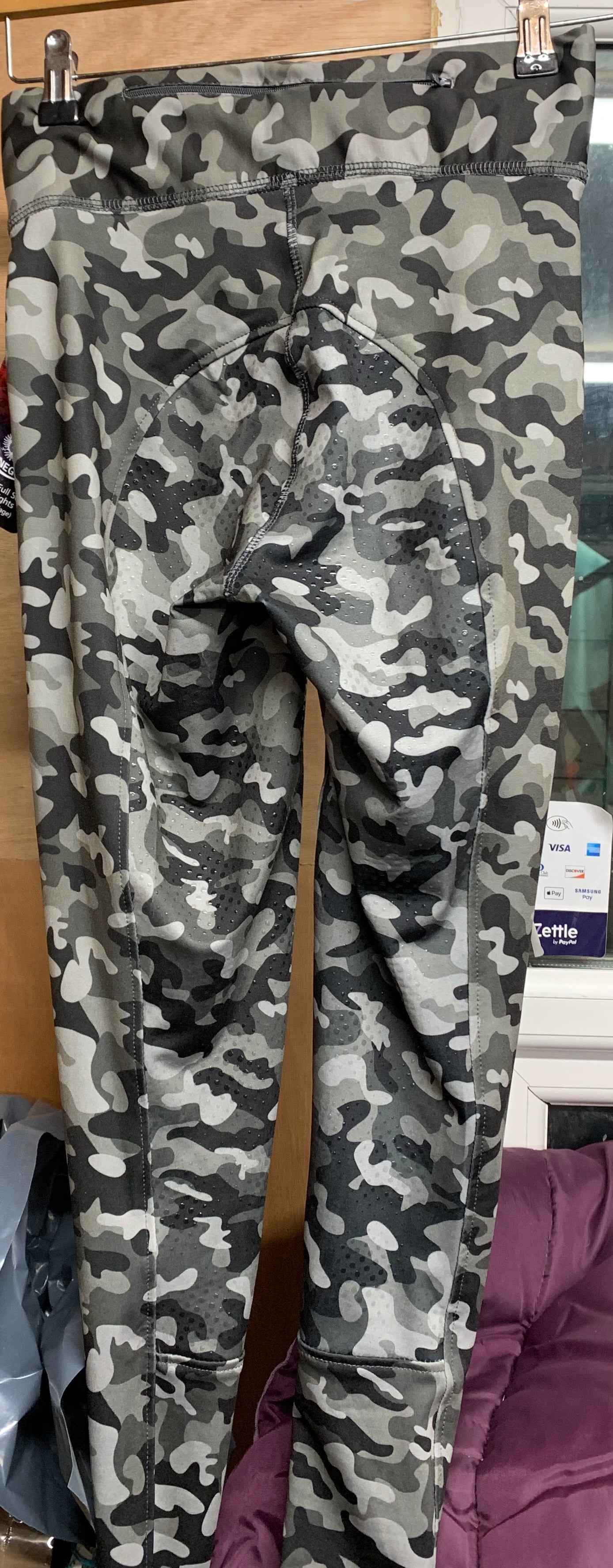 New with tag Rhinegold Full Seat Camo Riding Tights size 8
