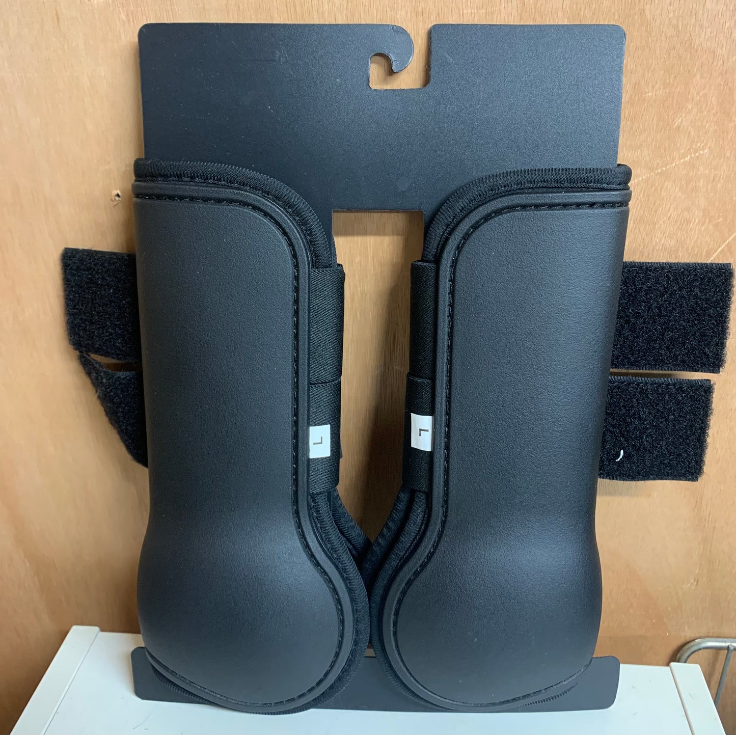 New with tag HY Equestrian tendon boots size large