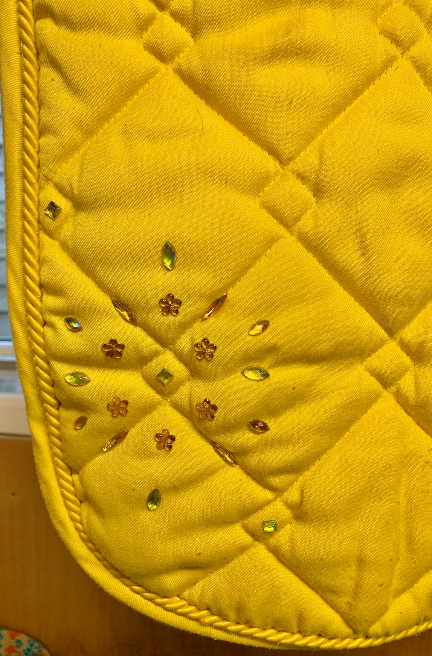 Rhinegold thick yellow saddle pad with diamanté detail cob size