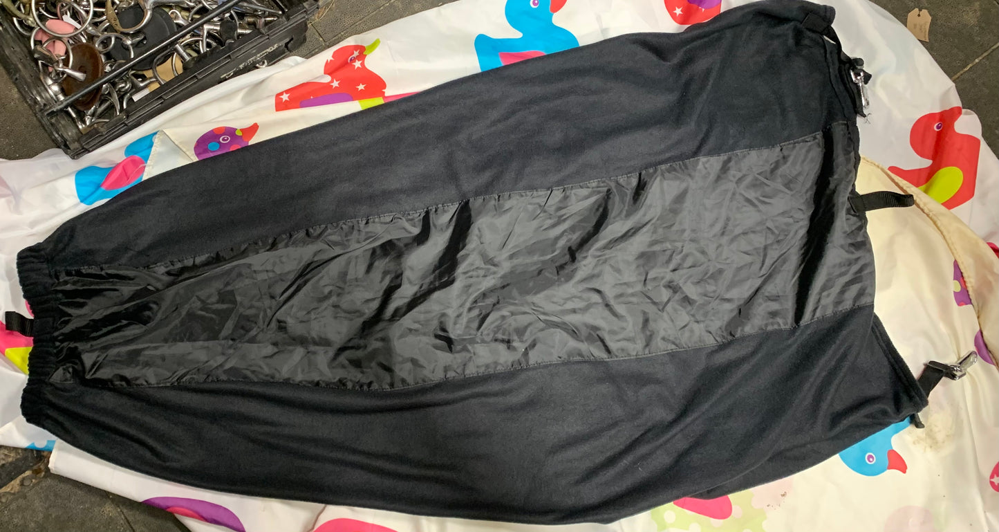 New with tag black headless fleece hood cob/medium