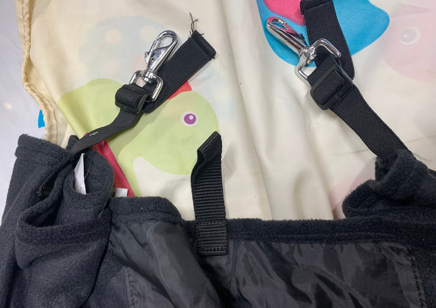 New with tag black headless fleece hood cob/medium