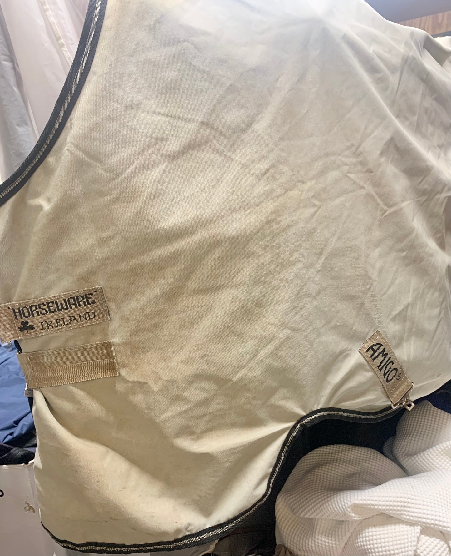 5’6 Amigo hero 50g light turnout rug washed & reproofed