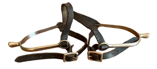 Spurs with black leather straps (ref1)