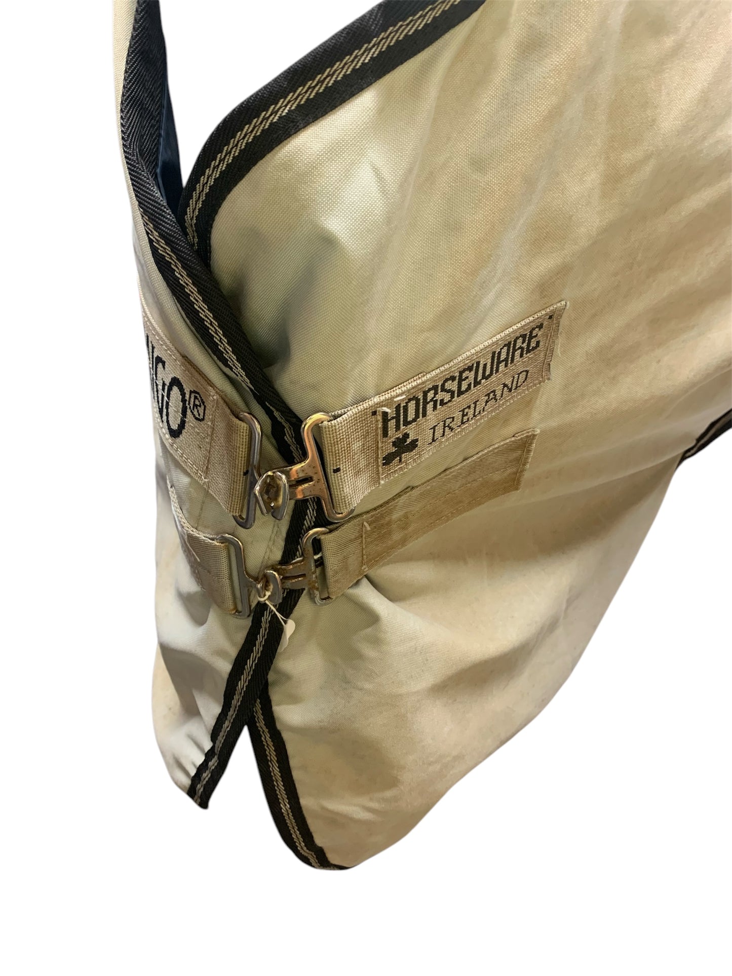 5’6 Amigo hero 50g light turnout rug washed & reproofed